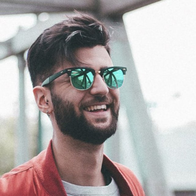 Stock Gafas de sol plegables